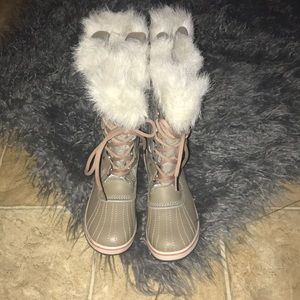 SOREL WINTER BOOTS(NEW)